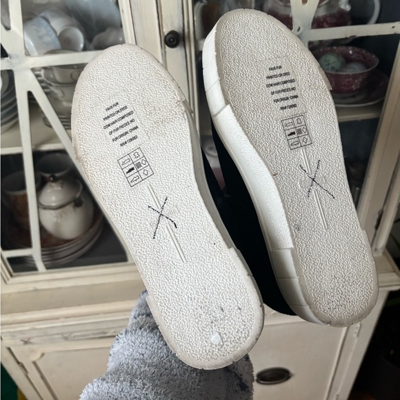 Dolce Vita Fuzzy Ankle Boot Sneakers - Picture 5 of 6